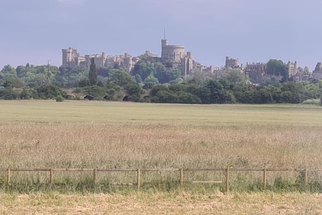 Family Home, View Of Windsor Castle Dorney Exterior foto